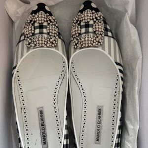 Manolo Blahnik Hangisi flats